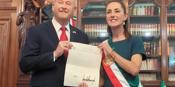 Reconoce Claudia Sheinbaum al embajador Ronald Johnson como aliado clave y destaca respaldo para destrabar aeropuertos