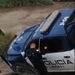 VIDEO; ¡Se quedó fuera! Policía olvida las llaves y forcejea con su patrulla