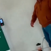VIDEO; Lleva licuadora a la CFE por falta de luz y se vuelve viral