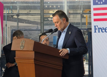 Sheinbaum llama a cuentas a Mauricio Kuri y al embajador Ronald Johnson tras acuerdo en Querétaro