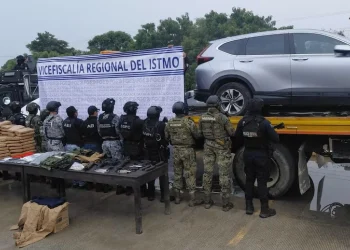 Fuerzas federales caen de sorpresa en Juchitán y decomisan armas, marihuana, cocaína y cristal