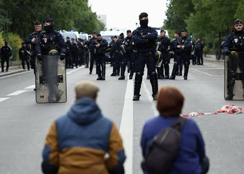 Francia despliega 70,000 policías para protestas estudiantiles