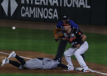 Rubén Ibarra vuelve a brillar y Naranjeros aseguran serie ante Jaguares