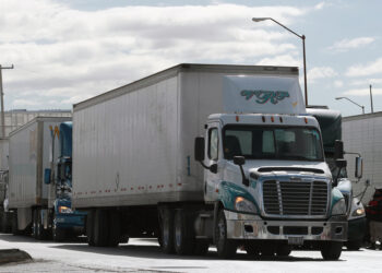 Transportistas anuncian paro nacional por tiempo indefinido, ¿a partir de cuándo?