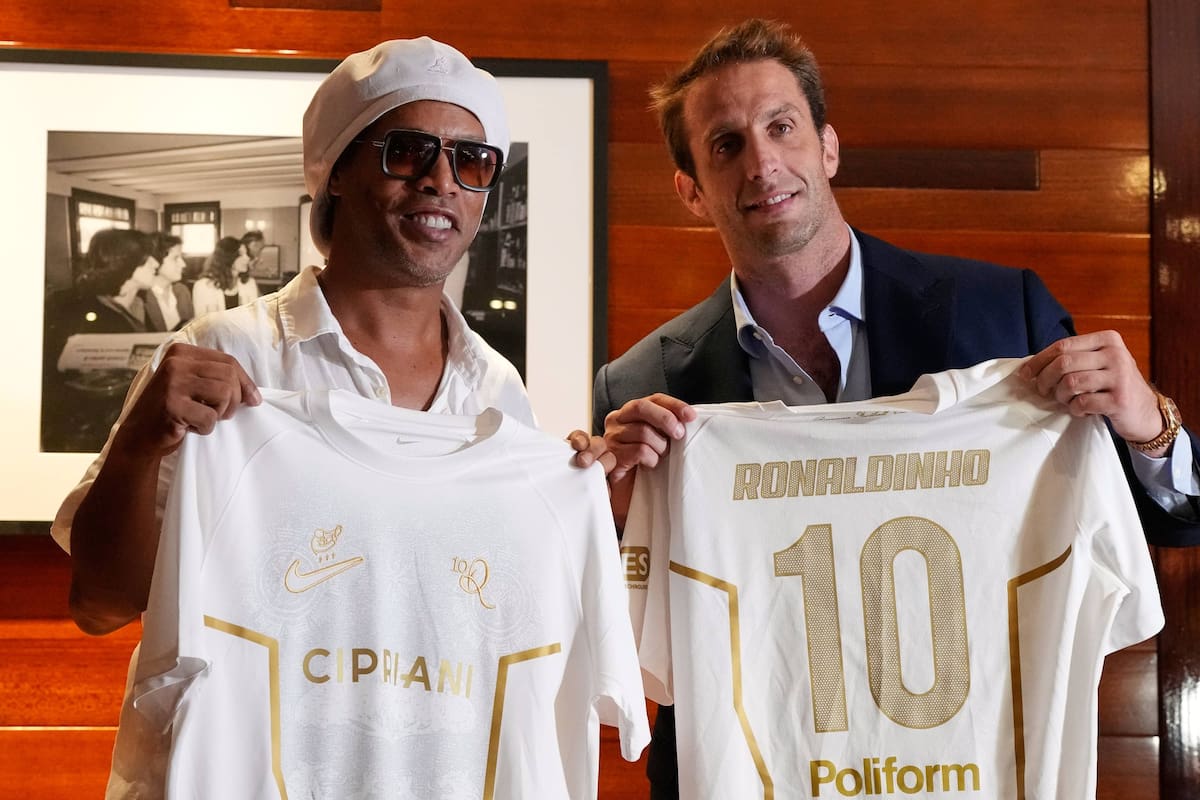 Ronaldinho volverá a jugar un partido oficial después de 11 años: confirman fecha de su regreso a los 46 años