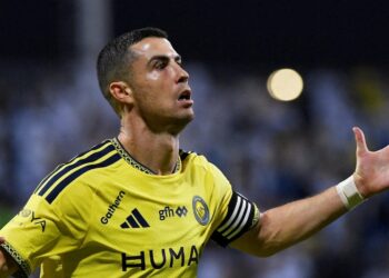 Cristiano Ronaldo festeja su tanto en el triunfo del Al-Nassr sobre el Al-Faisaly en la Saudi Pro League.