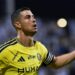 Cristiano Ronaldo festeja su tanto en el triunfo del Al-Nassr sobre el Al-Faisaly en la Saudi Pro League.