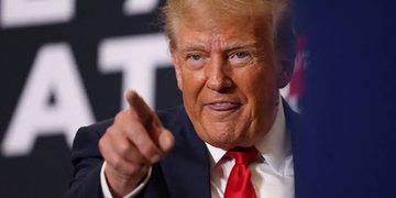 Trump llama a votar temprano en Florida y Michigan