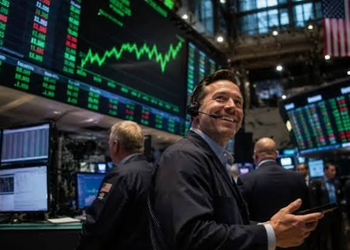 Wall Street arrancó la semana al alza porque los inversionistas siguen metiéndole dinero a las empresas de Inteligencia Artificial