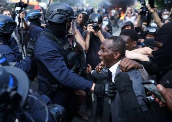 Francia despliega 70 mil policías ante protestas por encarecimiento de la vida