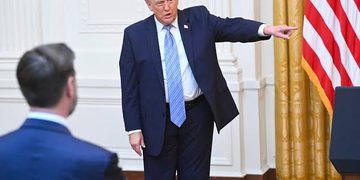 Trump acusa fraude en elecciones de Brasil