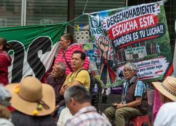 Aumento salarial del IMSS: exigen 10% y destituir a Olivos